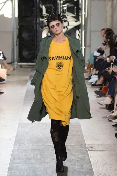 Look 26